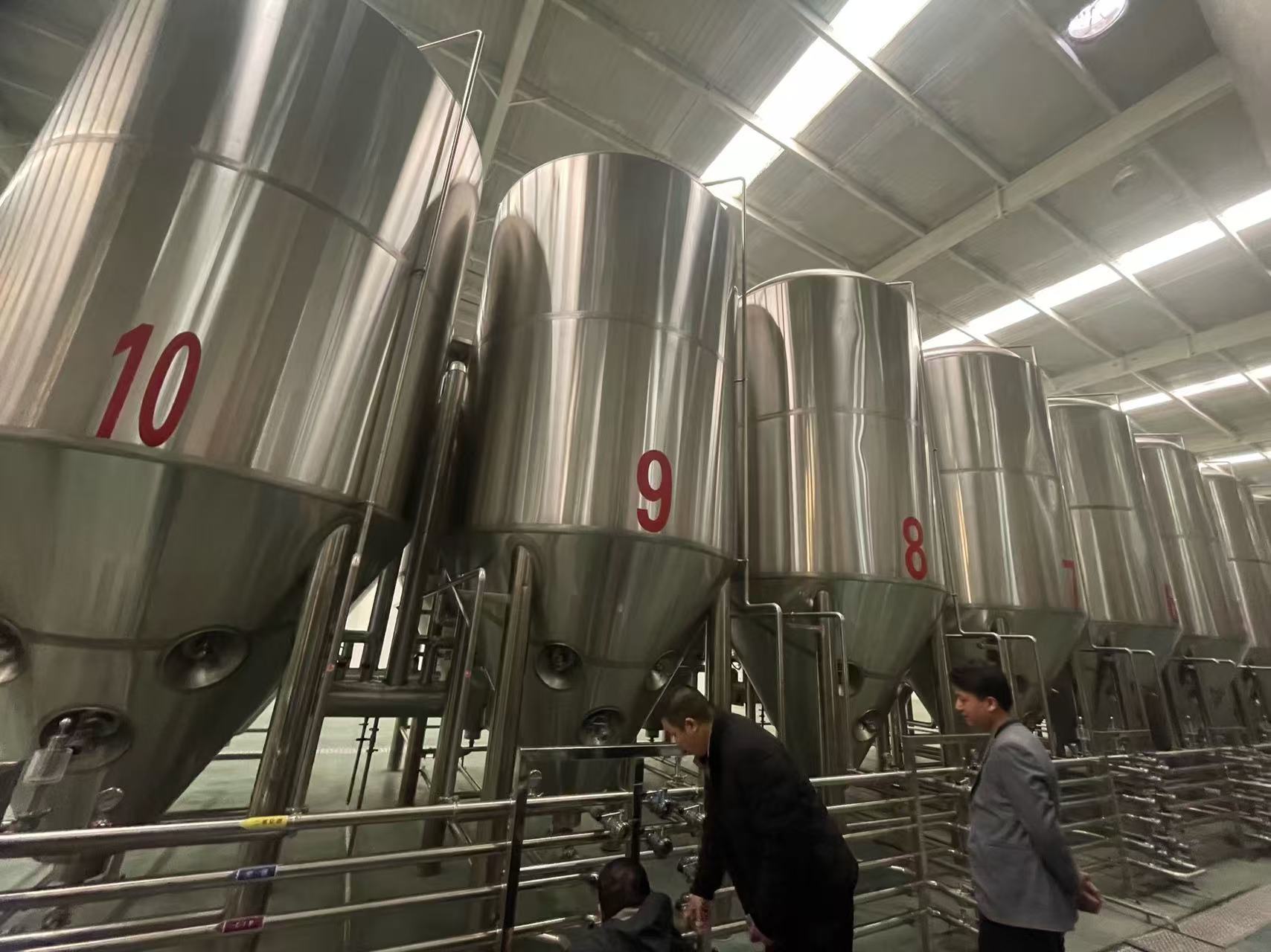 怒江精酿啤酒设备厂—平面布置、设备设计、制造、调试、培训等一条龙服务